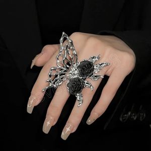 Anillo de mariposa de estilo gótico, anillo de flores de rosas negras Vintage para mujeres y niñas, anillo de apertura ajustable, regalos de joyería para fiestas