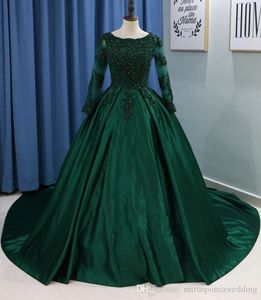 Green Elegant Dark Quinceanera en dentelle Applique Per perle robe de bal Robes de bal à manches longues