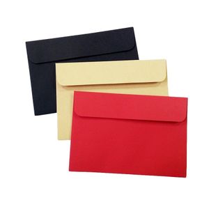 Cartes de voeux 100 Pcs / lot Enveloppes mignonnes Enveloppe en papier Kraft rouge noir Enveloppes de cartes-cadeaux pour la fête d'anniversaire de mariage 230317