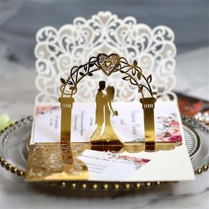 Greeting Cards 25 50pcs European Laser Cut Wedding Invitations 3D Tri-Fold Bride And Groom Lace Party Favor Supplies 220930227B