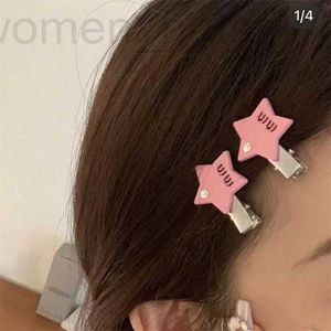 Pinzas para el cabello Barrettes Diseñador Letra MU Estrella Pentagrama simple Clip de metal Diseñador con taladro Ins Aleación fresca Haipin Chica Corazón Pequeña abrazadera de pico de pato 8GT9