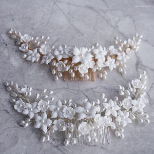 Pinces à cheveux exquise Beige perle à la main en céramique fleur peigne de mariée mariage bal femmes accessoires bijoux