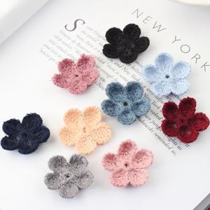 Pinzas para el cabello, venta al por mayor, 100 Uds., parche de flores de ganchillo de fieltro hecho a mano, pegatina artesanal para niñas, joyería, ropa, zapatos, diadema, decoración