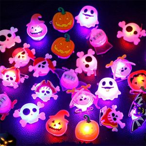 Fiesta de Halloween Favor LED Light Up Ring para niños Adultos Flash Anillos de dedo Cumpleaños Parpadeante Juguete suave Goma Fantasma Calabaza Esqueleto RRE14734