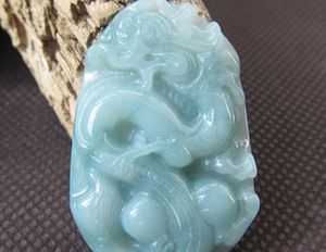 Dragón del zodiaco de jade blanco tallado a mano El colgante del caballo serpiente. colgante de collar talismán