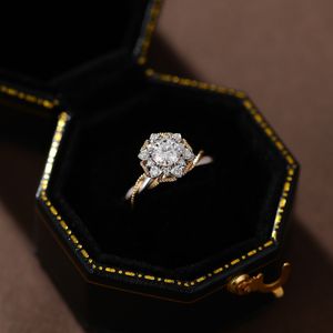 Flor de mano Anillo de diamantes Chica Mo Sangshi rubí Tornillo patrón anillo para hombre anillos hombres clásicos Diseñador de acero de titanio para mujeres regalos de lujo mujer niña joyas