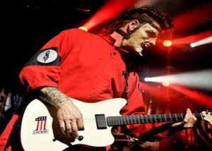 Pintura a mano Bandera de EE. UU. Jim Root Signature White Jazzmaster Guitarra eléctrica Puente trémolo Diapasón de palisandro sin incrustaciones Big He7007635