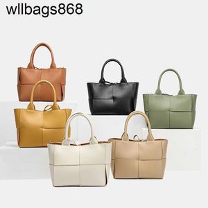 Bolso Bottegvenetass Newarrivals Designer Classic Arco Tote Baguette Baguette Bag Bag Cowled Cuero Crossbody Bags con Opp 22cm/35cm 061703