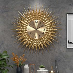 Reloj de pared dorada de 7112 cm hecho a mano con diseño medieval de metal: reloj grande, silencioso y sin garrapatas para la decoración moderna de arte doméstico en sala de estar o dormitorio