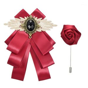 Corbatas para el cuello Broche hecho a mano Arco Corbata para hombre Personalidad Hombres y mujeres Alfileres Trajes Banquete de boda Accesorios de ropa Collar de rosas Pin Cors