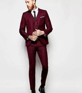 Guapo Borgoña Boda de boda Tuxedos Slim Fit Suits para hombres Traje de padrinos de tres piezas Prom trajes formales de chaqueta chaleco chaleco