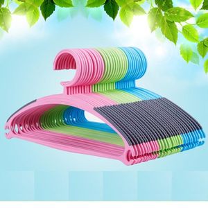 Cintres Racks 10 Pcs/lot en plastique vêtements pour adultes cintre pour enfants sans marque antidérapant bébé vêtement magasin affichage