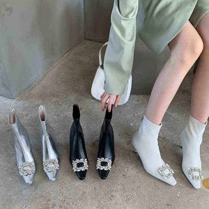 HBP Designer Boots Moda Mujer Tobillo Negro / blanco / plata Otoño Primavera Botines cortos Rhinestone Crystal Hebilla Thin High Heels Back Zipper 220815