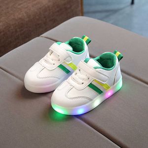 HBP No estrenar Estilo Flash LED Light Up Roller Skate Zapatos Unisex Niños Calzado Casual Running