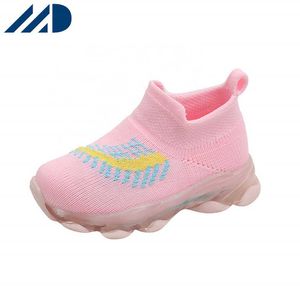 HBP Non-Brand Spring LED Light Up Boys Shoes Fabricantes Venta al por mayor Transpirable Fly Knitting Calcetines Zapatos Niñas Zapatillas deportivas