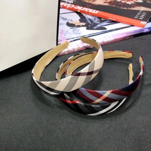 Diademas Diadema para mujer de esponja lisa de estilo británico con pinza para el cabello gruesa con estampado liso de Londres de alta calidad y moda 231213