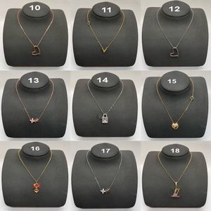 Colliers avec pendentif en forme de cœur et lettre V pour femme, chaîne de pull, claviculaire, bijoux de mariage, accessoires, cadeaux, vente en gros et au détail