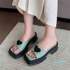 Talons femmes pantoufles noir coeur plate-forme talon carré pompes dames Peep Toe sandales femme couleur mixte Cool doux chaussures de plein air célèbre