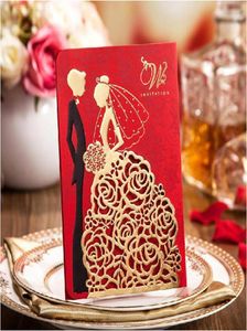 Tarjetas de invitación de boda de clase alta 2017 Invitaciones de fiesta de boda elegantes con corte láser dorado y rojo Impresión personalizada Sobre 2703763