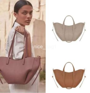 Haut de gamme à la mode neuve 5A Polen Sac à main sac à main en cuir en cuir en cuir complet Crossbody Magnetic Buckle Ferme Femme Luxury Grand