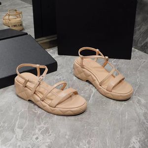 Sandalias de estilo romano de lujo de alta gama, base gruesa, hebilla con cordones finos, cómodas e informales