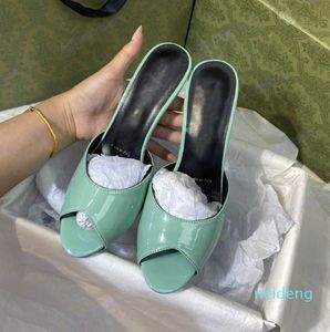 Talons hauts 8cm Designers Chaussures habillées Diapositives Pantoufles Été Coloré Bonbons Luxe Cuir Tongs Sandales