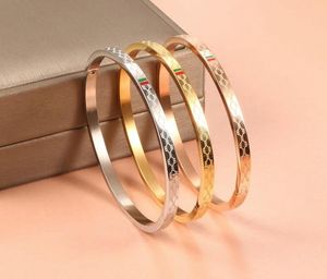 Alta calidad 20 diseñador mezcla hombres mujeres lujo ancho gran brazalete joyería 316L acero inoxidable plata oro rosa carta amor pulseras brazaletes regalo de cumpleaños