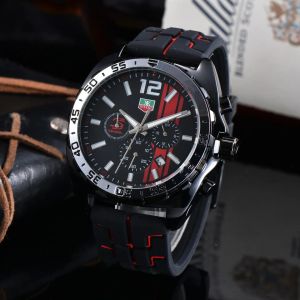 Brand de haute qualité Tog Tag F1 Racing Series Luxury Mens Quartz Movement Watch Sports Silicone Strap Super Luminal imperméable Automatic Designer Watches Three-Eye