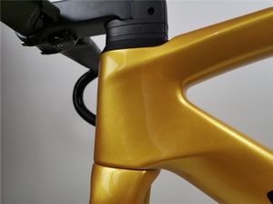 Nouveau frein à disque de vélo de route à cadre en carbone adapté au cadre de vélo en carbone du groupe Di2 700c disponible en plusieurs couleurs
