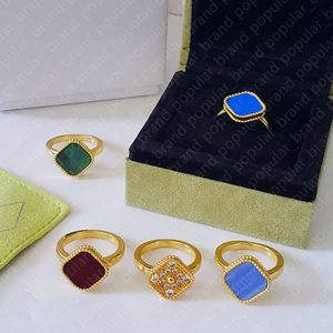 Anneaux de créateurs classiques de haute qualité 4 / quatre feuilles de trèfle Anneau de la mode Fashion Mother of Pearl Rings Taille 5-9