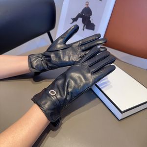 Gants de créateurs de haute qualité Femmes Black Solid Real Cuir avec poussée hiver