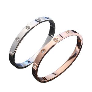 Bracelet de luxe de luxe de haute qualité 2024 Bracelet en acier en titane à la mode avec insert diamant à vis Love Brangle Brangle Brangle
