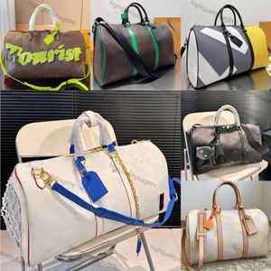 Bolso de diseño de productos de alta calidad bolso de duffel hombres y mujeres bolsas de viaje de moda recubiertas de cuero