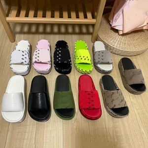 Diseñador Paris Slide Zapatillas Sandalias Planas Plataforma de lujo de verano Diapositivas para hombres Mujeres Lienzo Bordado Señoras Moda Sliders Carta Sandalia de goma