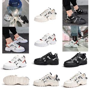 Haute qualité femmes hommes chaussures de course triple blanc noir marron respirant surface nette entraîneur confortable sport designer baskets 39-44