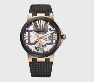 Ahueque los relojes de pulsera con tourbillon 43,5 mm patrones tallados rk reloj para hombre con movimiento automático ultrafino caja de oro rosa correa de piel grabada en fibra de carbono