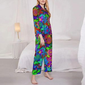 Ropa en el hogar Lindo Groovy Peace Pajama Sets Flowers Garden Kawaii Sleepwear Femenino Femenina de manga larga Noche retro 2 piezas