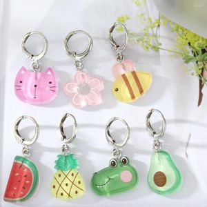 Pendientes de aro 1 par de resina de animales pequeños lindo gatito de dibujos animados Rana abeja pequeña conjunto de varias piezas joyería de planta de fruta de aguacate