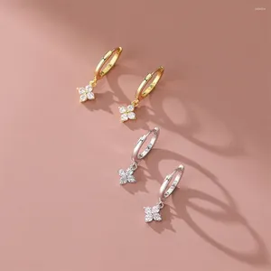 Boucles d'oreilles cerceaux Zircon Flower Pendant pour femmes Fashion Simple Huggies Aretes Sweet mignon Hanging Girl Wedding Jewelry Gift