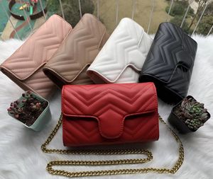 2020 Indentation Handbag Flower Small Square Package Sac épaule à chaîne sauvage Mme Mme Messenger New European and American GG