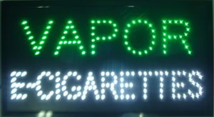 La vente chaude personnalisée des enseignes au néon a conduit la vapeur au néon e-cigarettes signe des slogans accrocheurs conseil
