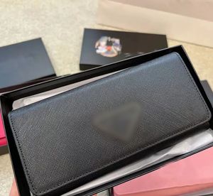 Venta caliente Diseñador Cartera de cuero Hombres con estilo Plegable Cremallera larga Triángulo Carteras Monedero Titular de la tarjeta Notas Monederos de dinero con caja Flip Wallet Múltiples estilos