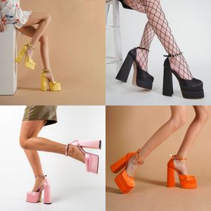 Venta caliente Zapatos de vestir Tacones Candado Sandalia desnuda puntiaguda Zapatos con forma de punta puntiaguda Mujer Diseñador Hebilla Correa de tobillo Tacón Tacones altos Sandalias precio bajo