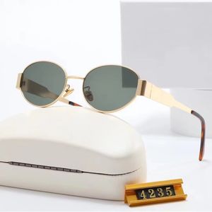 Venta caliente Gafas de sol de diseño de lujo de moda para mujeres Hombres Gafas Marco de metal redondo 4235 con caja Foto de calle de playa