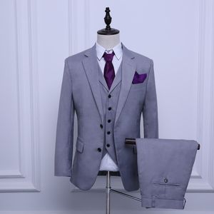 Vente chaude Gris Clair Marié Tuxedos Haute Qualité Homme Blazer Deux Boutons Évent Latéral Hommes Dîner D'affaires Costume De Fête (Veste + Pantalon + Cravate + Gilet) 170