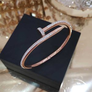 Bracelet à ongles en titane et acier pour femmes, ne se décolore pas, or rose 18 carats, diamant, design de niche, offre spéciale, nouveau 2023