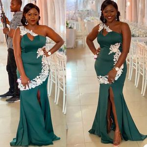 Vestidos de dama de honor de talla grande de cazador verde Mermaid africana Aplique Aplique Aplique Side Slit personalizado Fiesta de boda de la vestigación de la dama del honor 403