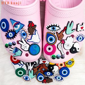 HYBkuaji, amuletos personalizados para zapatos de mal de ojo, venta al por mayor, decoraciones para zapatos, hebillas de pvc para zapatos
