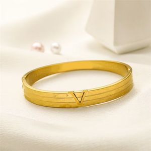 Bracelet pour hommes glacés bracelets de créateurs de luxe bracelet en cuir marron noir homme bijoux délicats femme cjeweler bracelets en or plaqué mode à la mode zl090