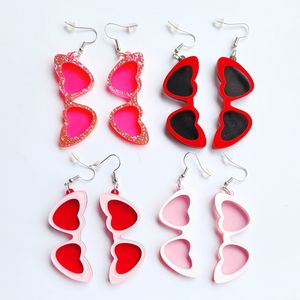 Individualized creativity, heart-shaped love, pink glasses, sunglasses, earrings